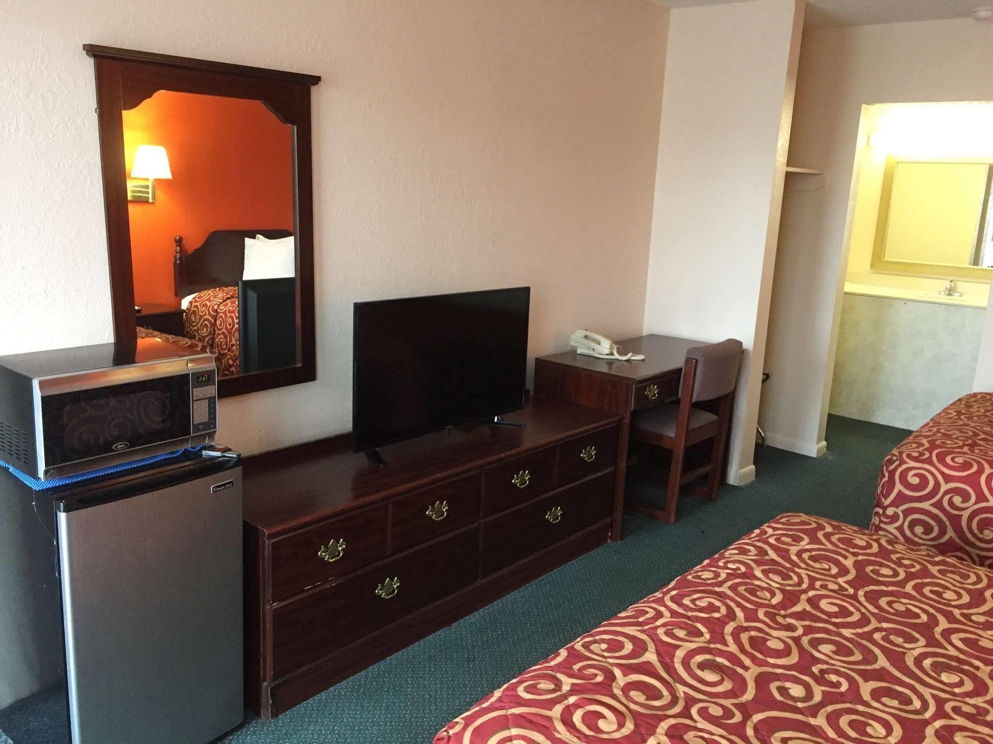 Economy Inn St. James Экстерьер фото
