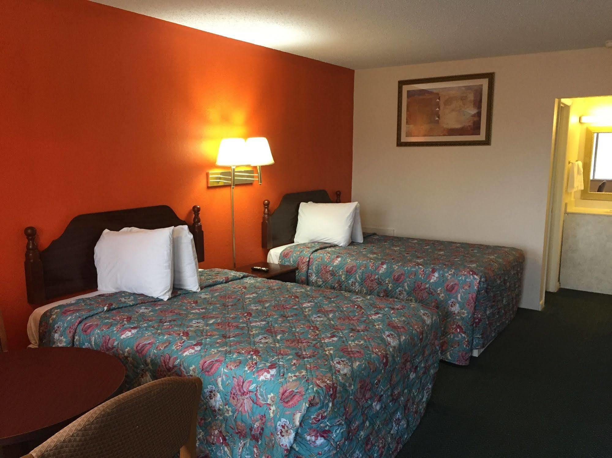 Economy Inn St. James Экстерьер фото